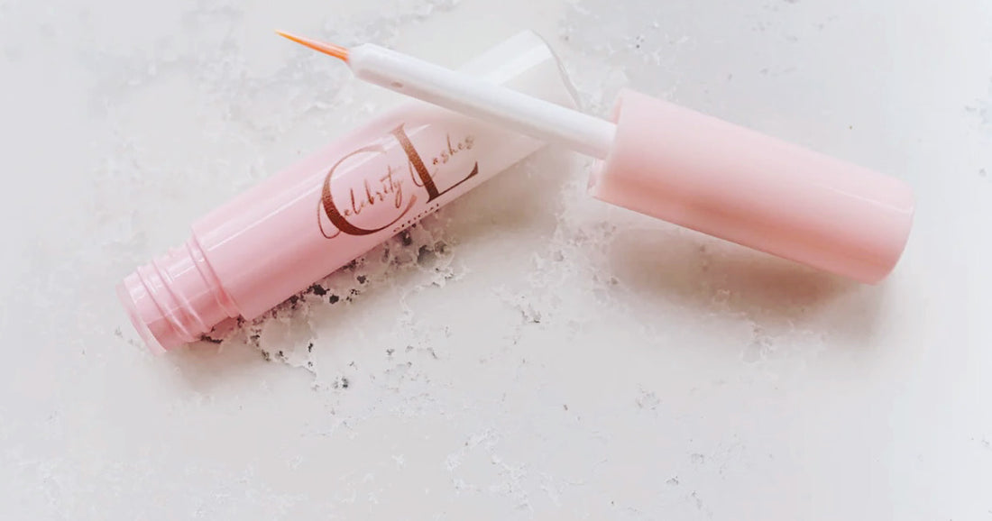 Applying false lashes has never been so easy, using our waterproof brush on lash glue